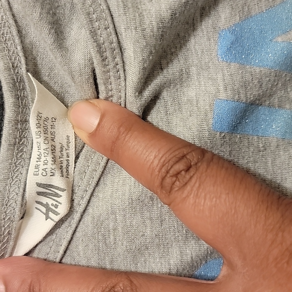H&M Gray Graphic Short Muscle Tee with Fringes - Picture 2 of 6